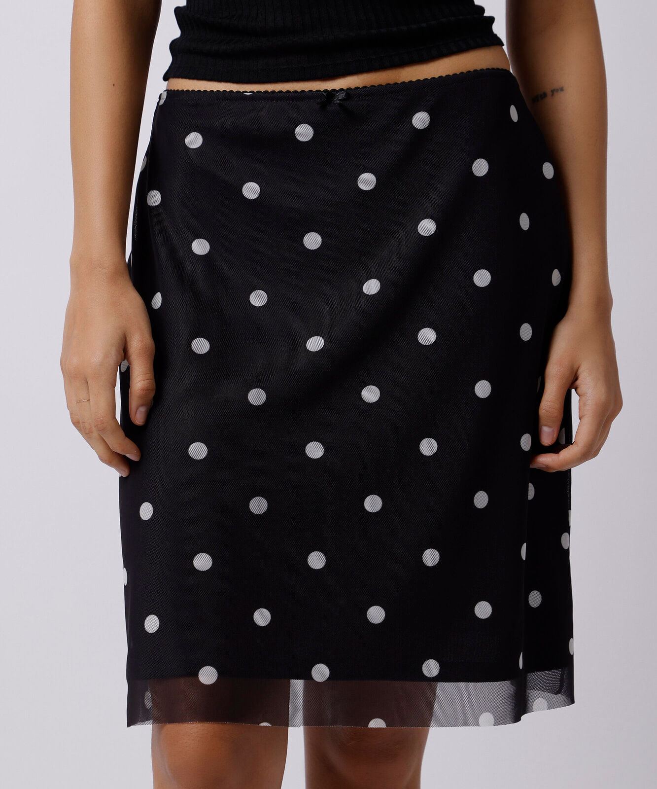 saia midi lápis feminina de tule poá preta