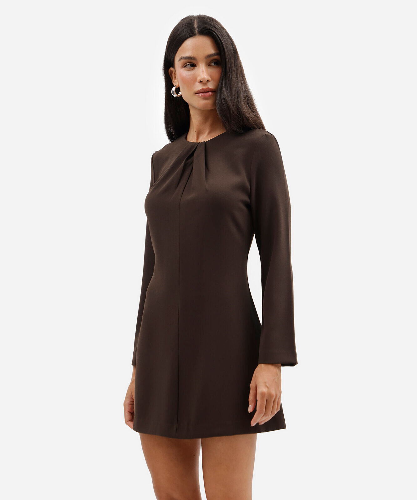 vestido curto feminino com pregas manga longa marrom