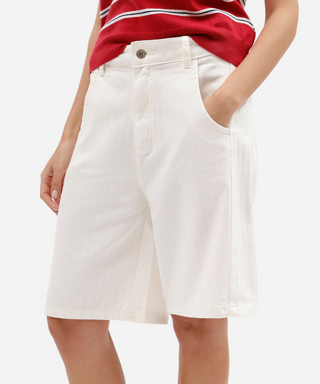 bermuda feminina de sarja cintura média texturizada off white
