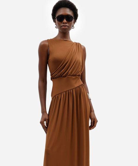 vestido longo feminino decote canoa franzido marrom