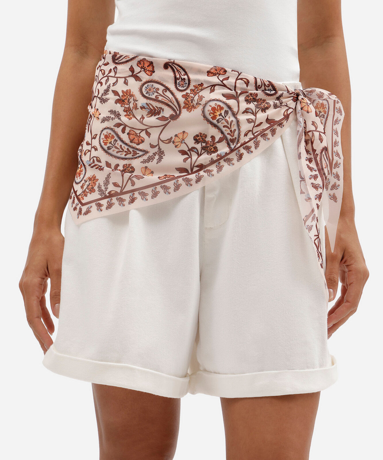bermuda feminina de sarja cintura alta com lenço off white