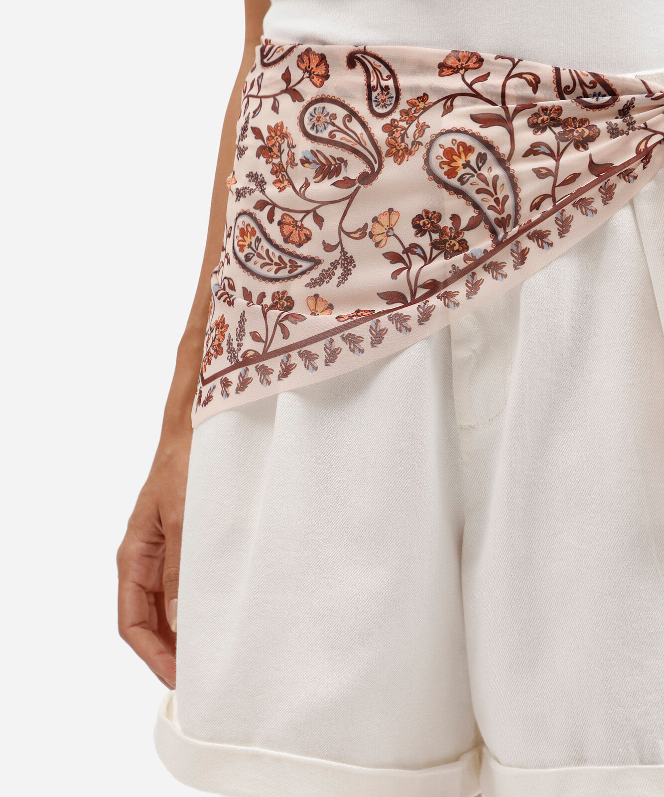 bermuda feminina de sarja cintura alta com lenço off white
