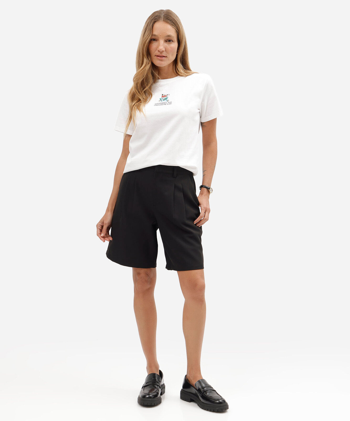 camiseta feminina de algodão manga curta estampada básica off white