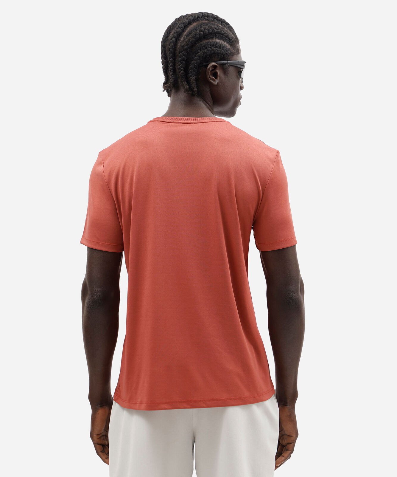 camiseta esportiva masculina com listras vermelha