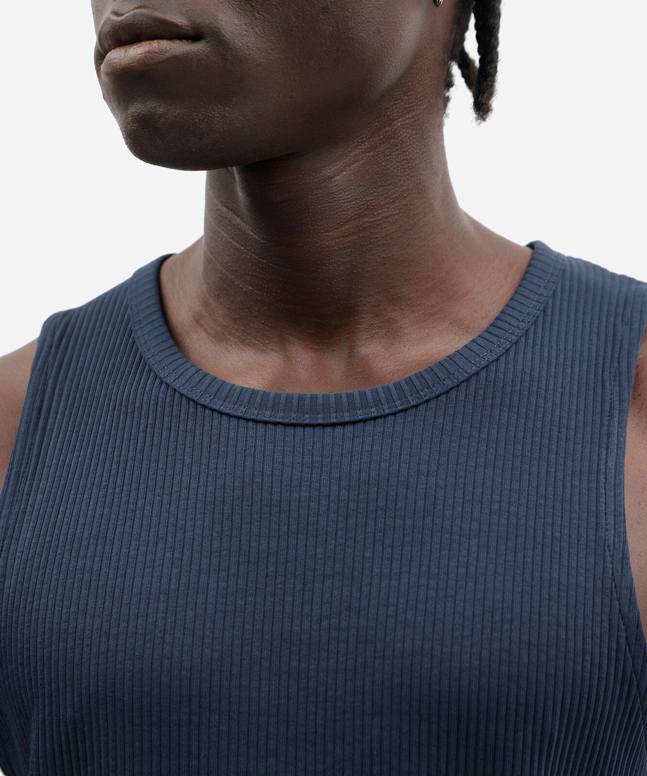 regata slim masculina de algodão canelada azul
