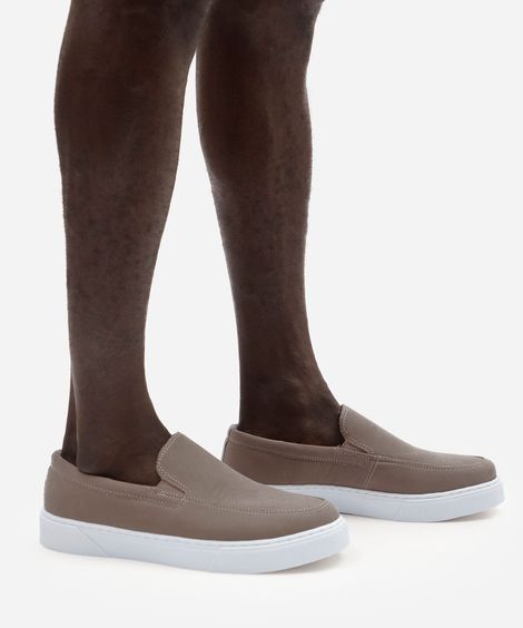tênis slip on texturizado bege