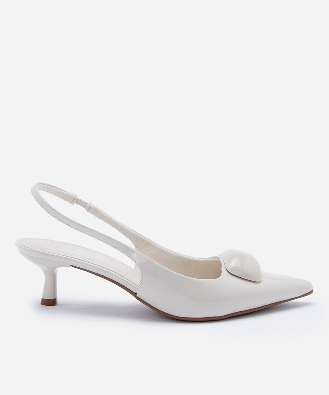 scarpin bico fino feminino salto fino off white