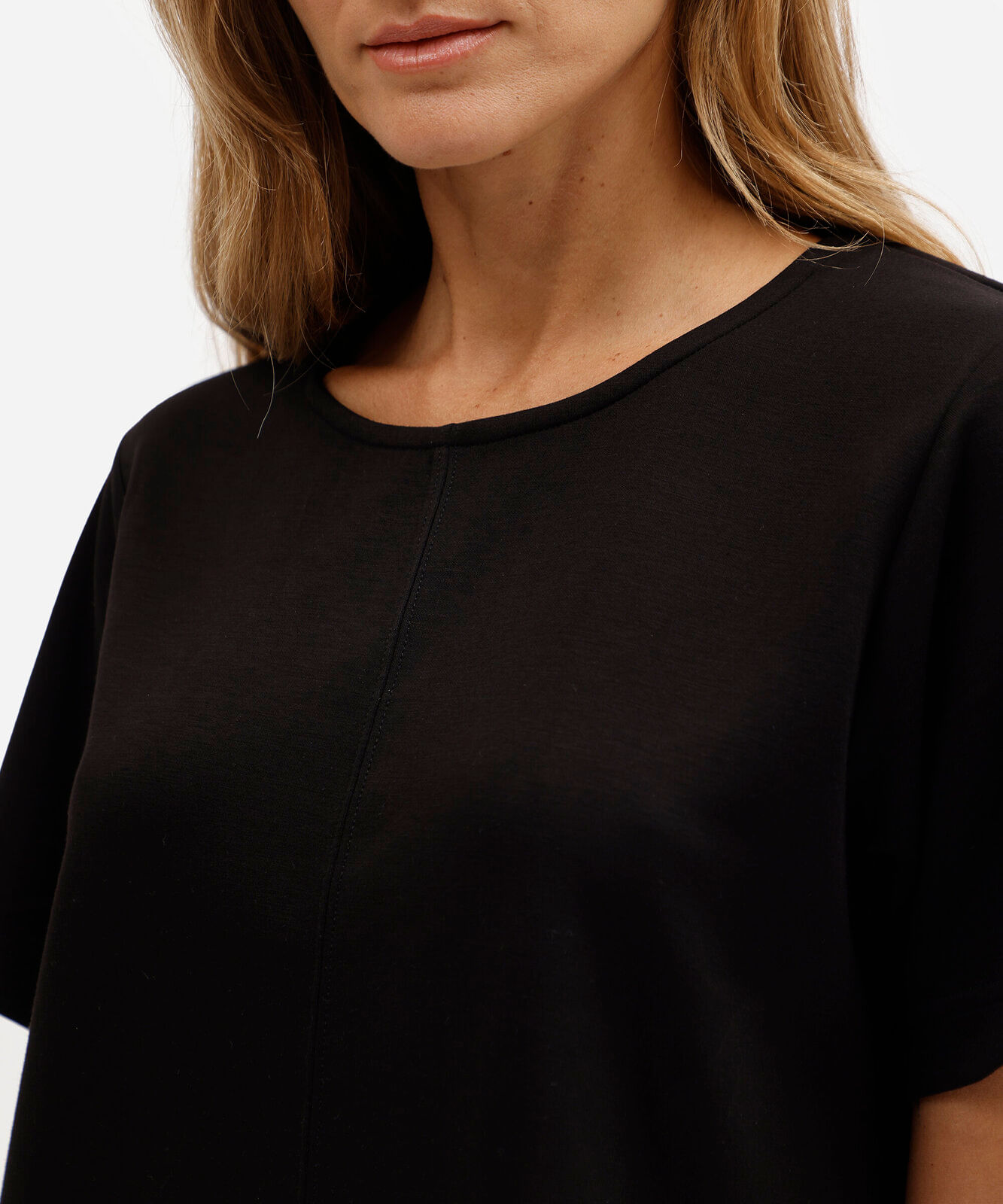blusa feminina com viscose manga curta scuba básica preta