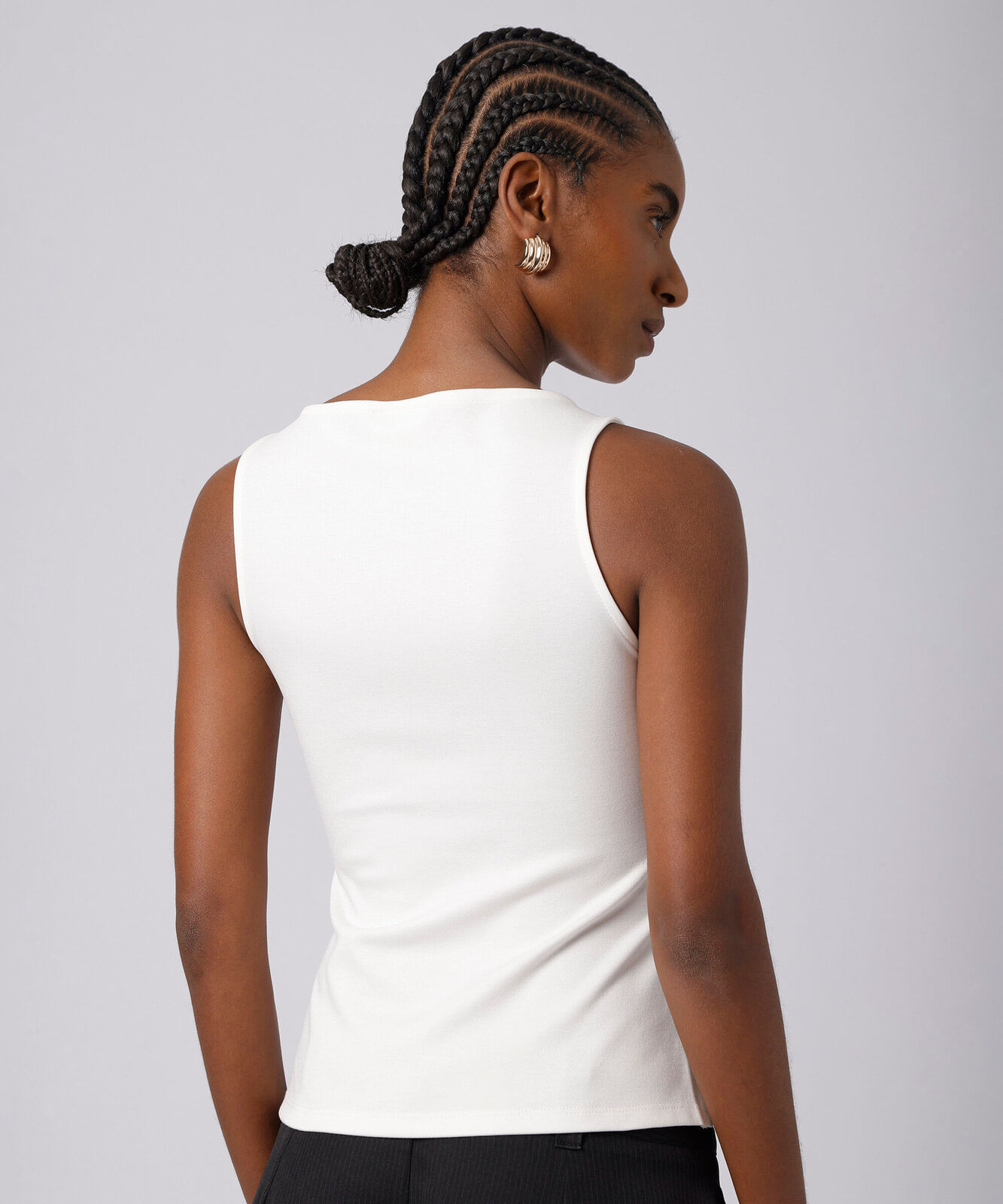 regata feminina com viscose decote canoa franzida mindset off white