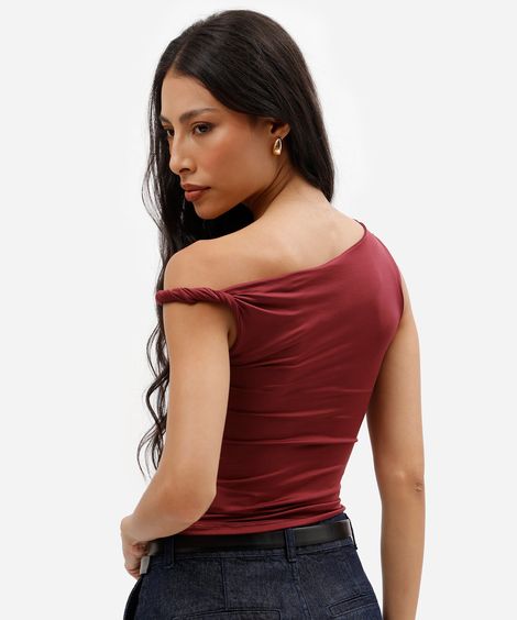 blusa feminina assimétrica franzida vinho