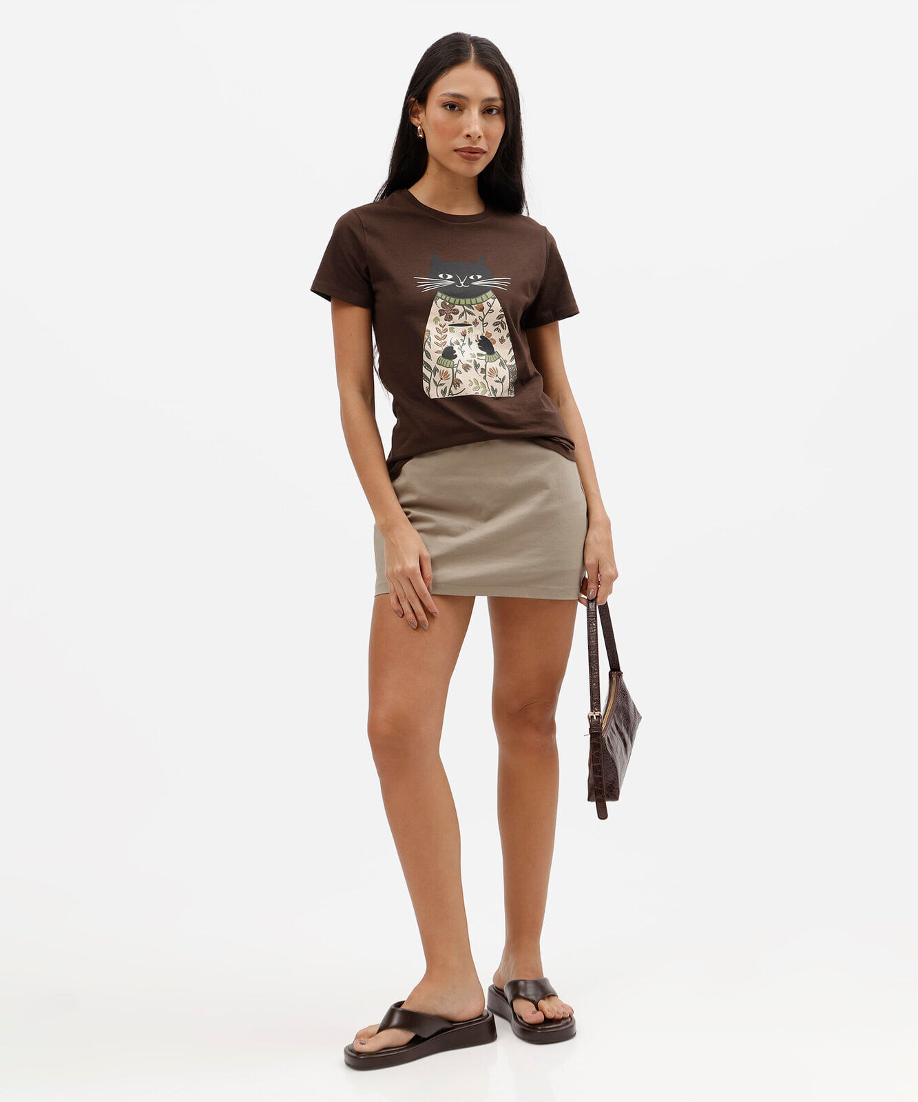 camiseta slim feminina de algodão manga curta estampada marrom