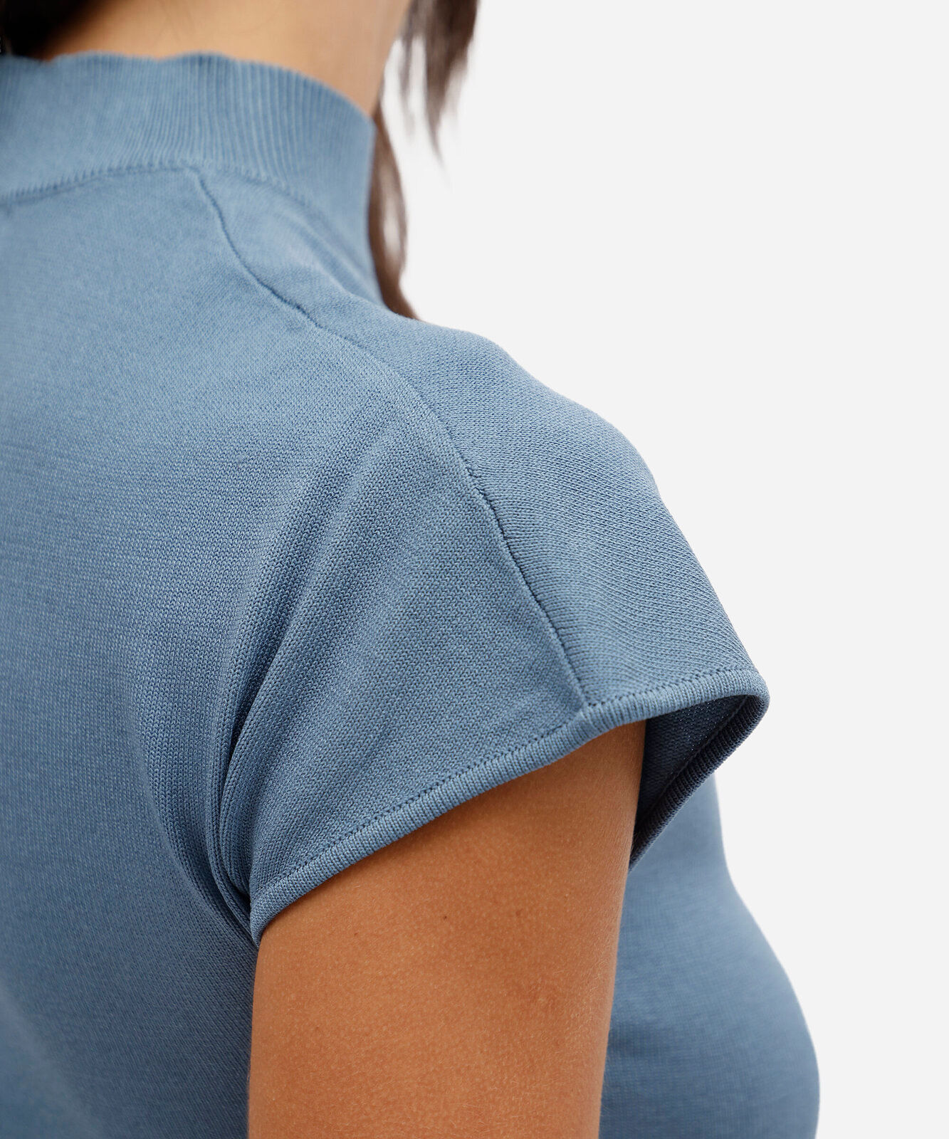 blusa feminina de tricot gola alta manga curta azul