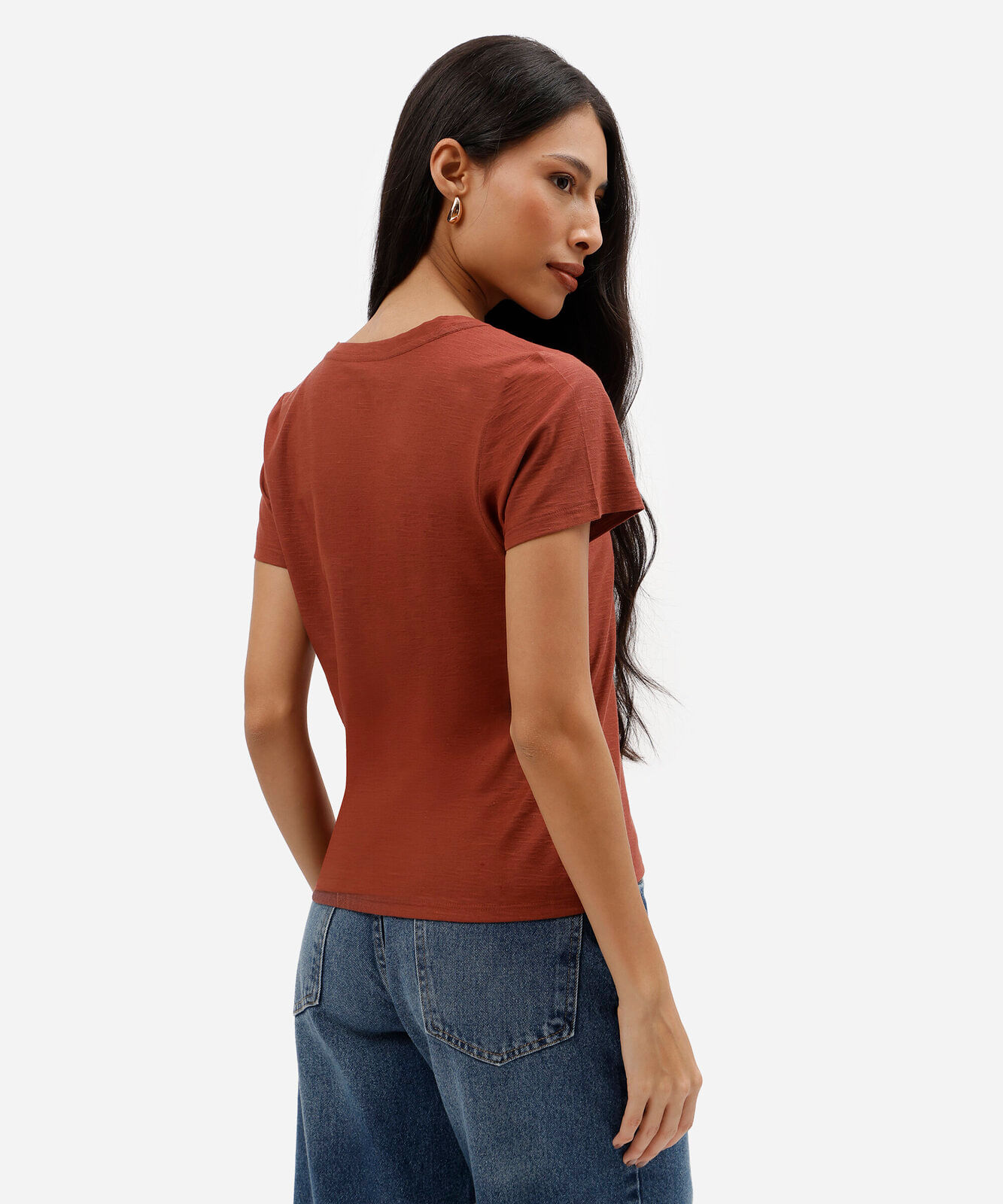 blusa básica feminina de algodão peruano manga curta decote v  marrom