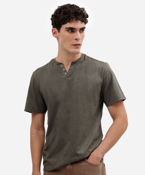 camiseta masculina com algodão gola henley manga curta verde