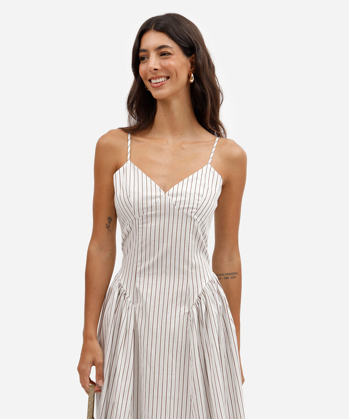 vestido midi feminino de algodão alça fina com recorte listrado  off white