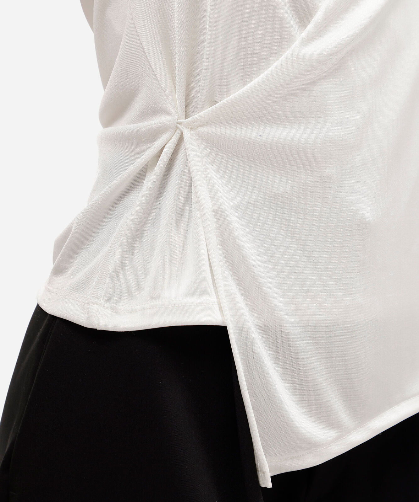 blusa feminina frente única transpassada acetinada off white