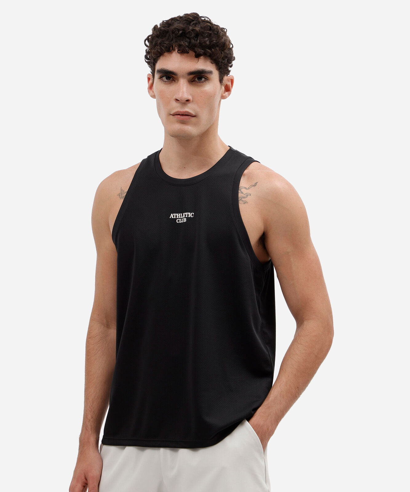 regata esportiva masculina estampada preta