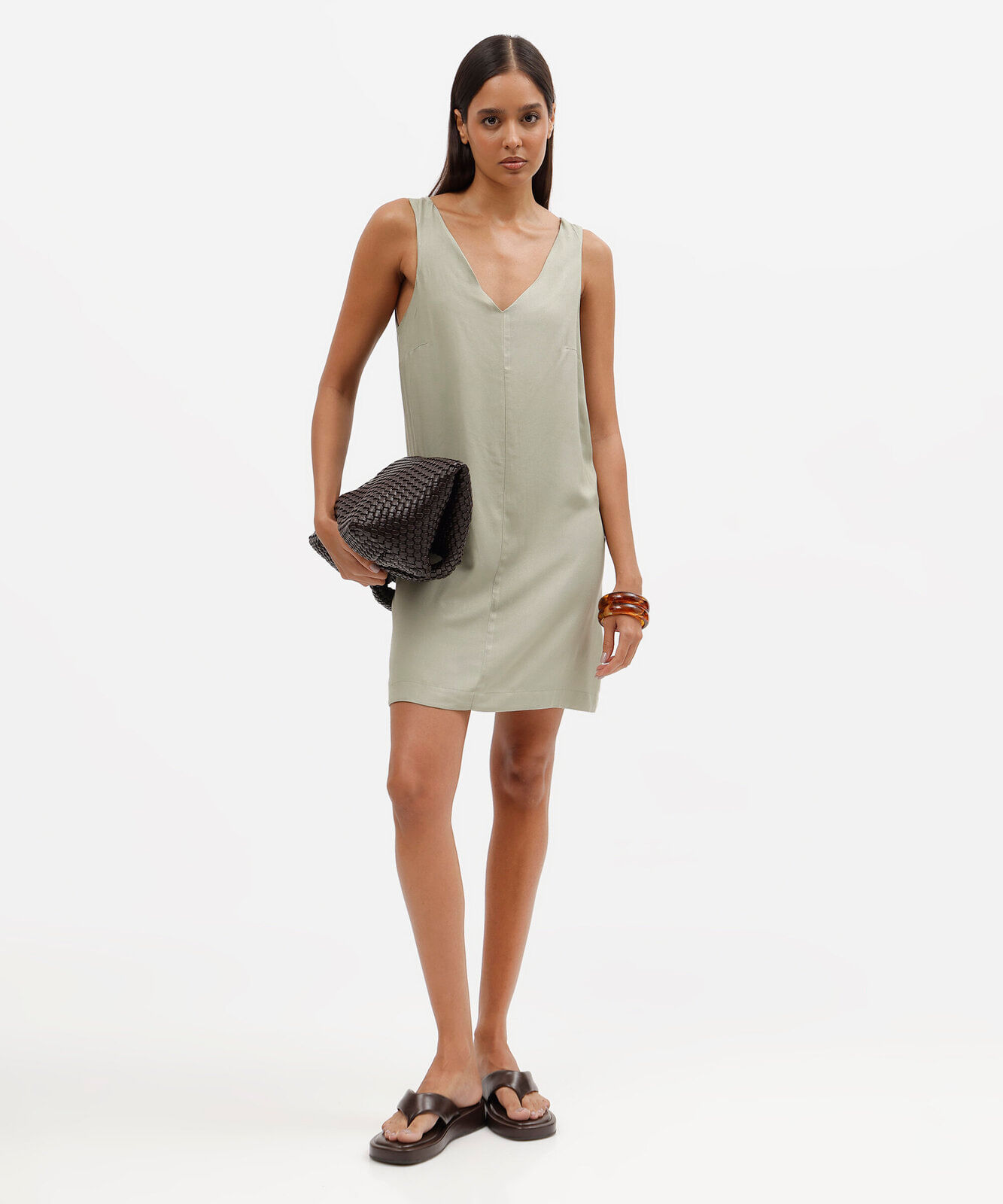 vestido curto feminino de viscose decote v básico verde