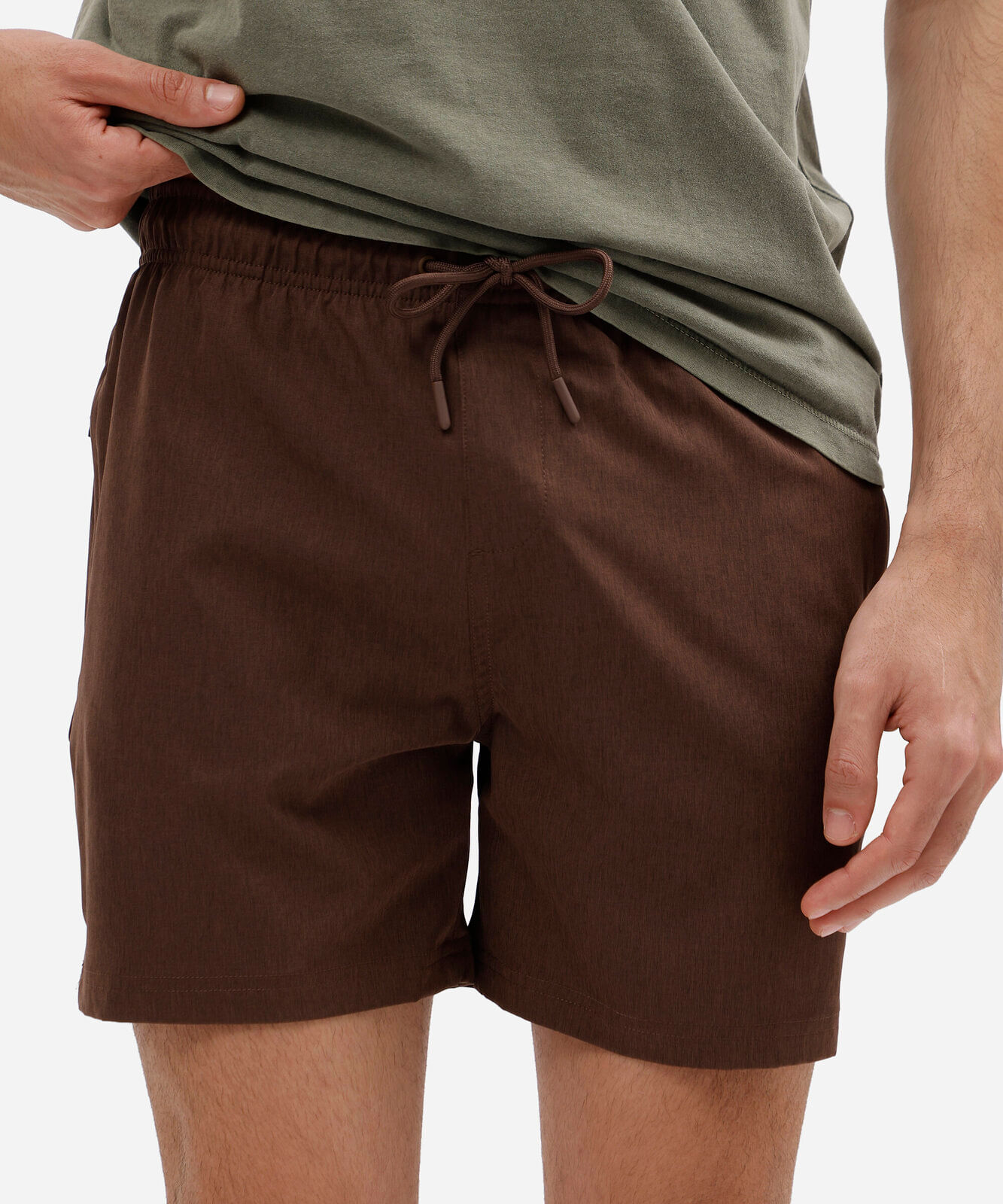 short masculino bolso com zíper cós elástico marrom