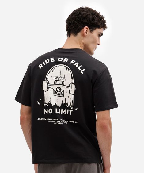 camiseta masculina com algodão manga curta estampada preta