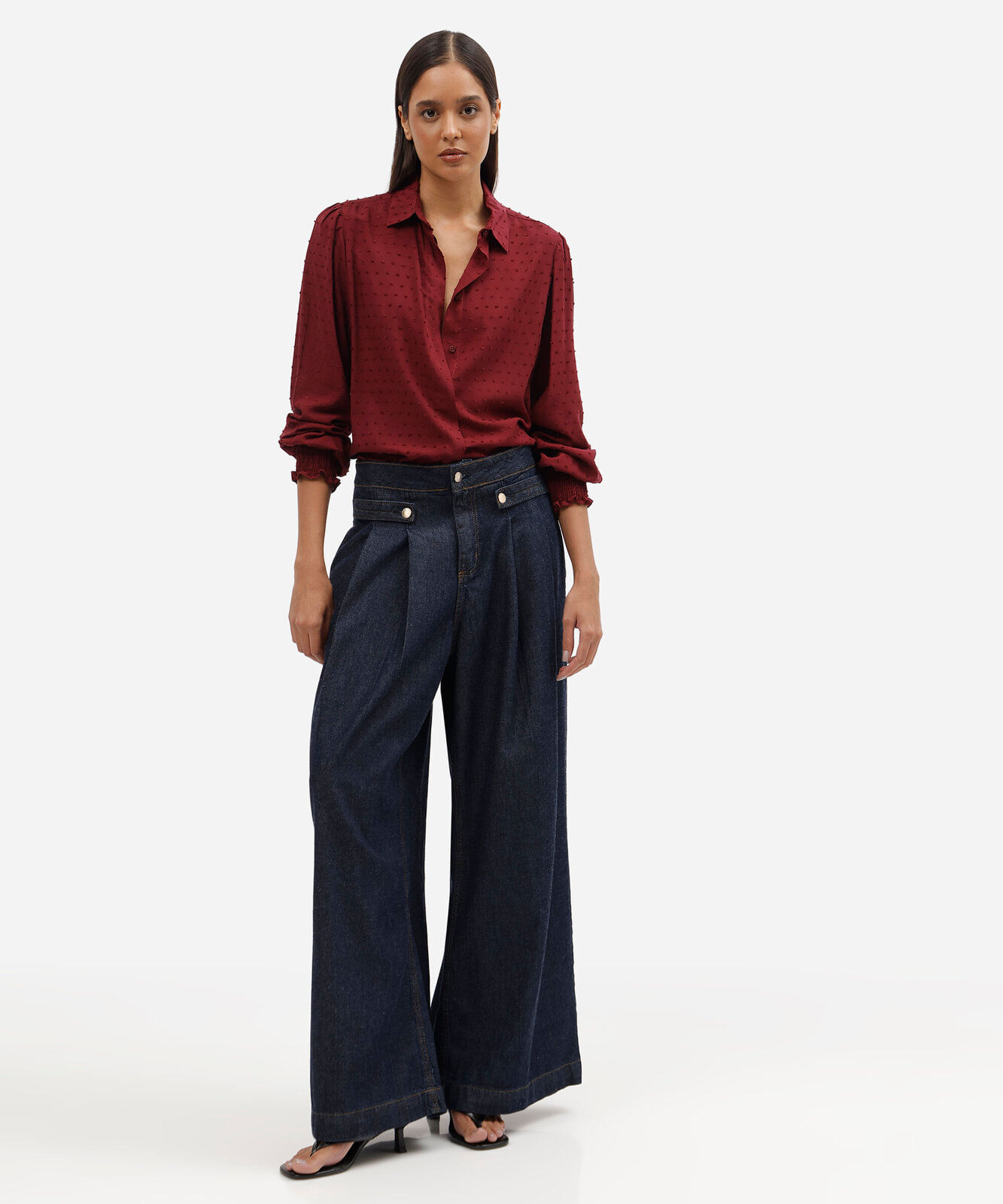 camisa feminina de viscose texturizada poá vinho