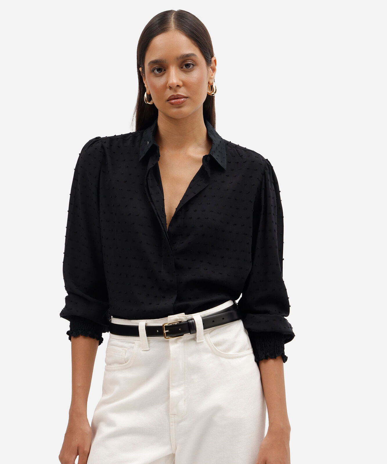 camisa feminina de viscose texturizada poá preta
