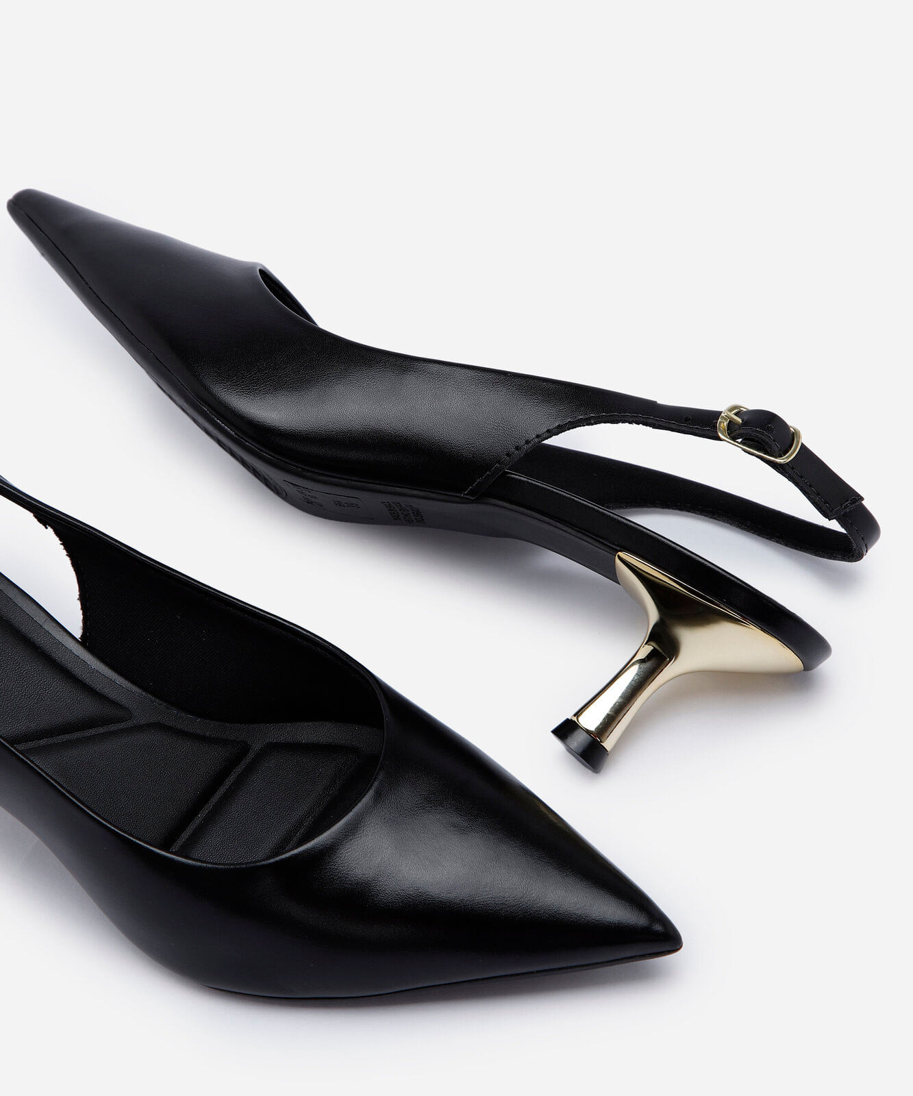scarpin slingback feminino bico fino salto cromado preto