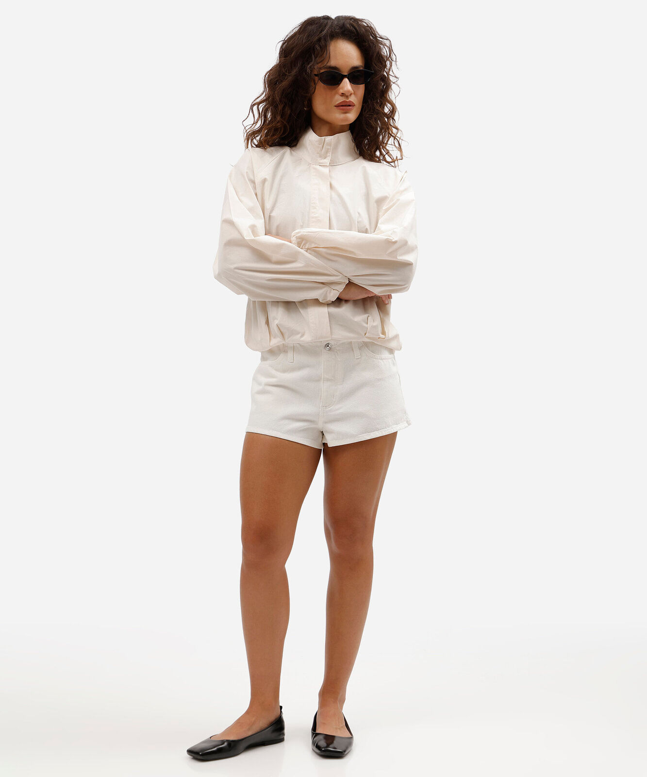 jaqueta bomber feminina de sarja gola funnel neck bege