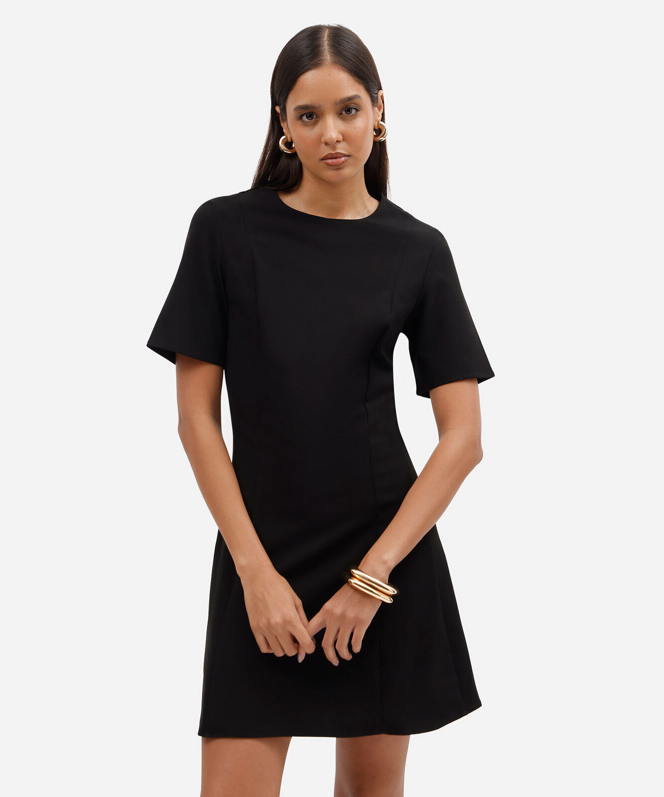 vestido curto evasê feminino com viscose manga curta preto