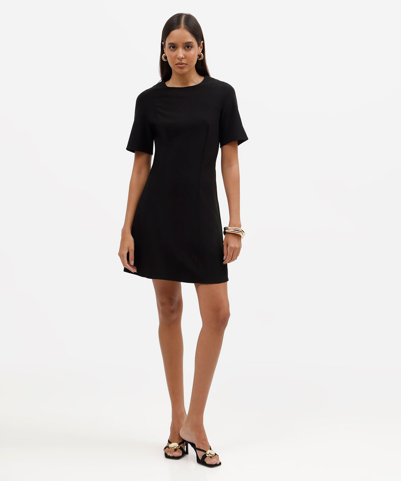 vestido curto evasê feminino com viscose manga curta preto