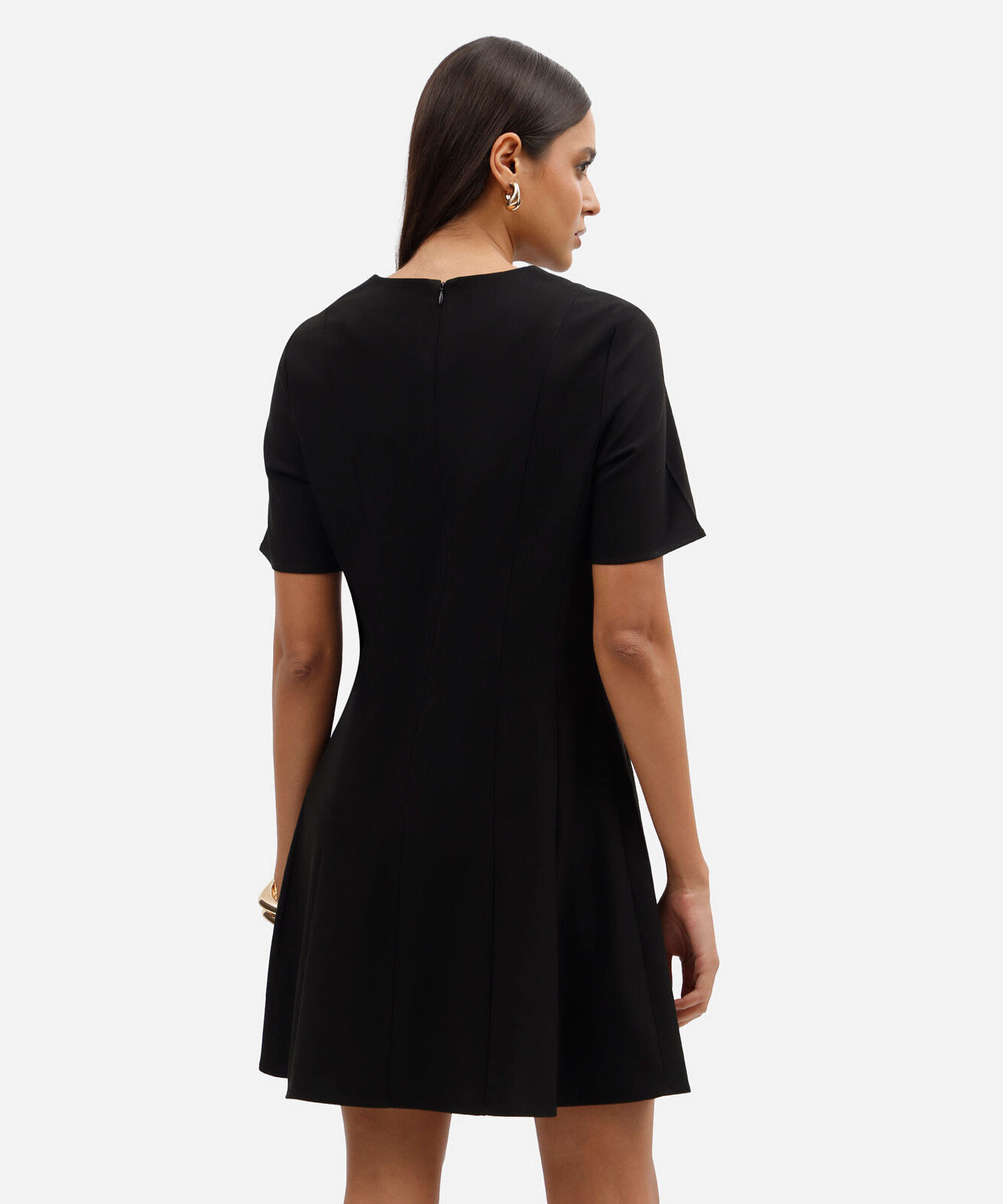 vestido curto evasê feminino com viscose manga curta preto