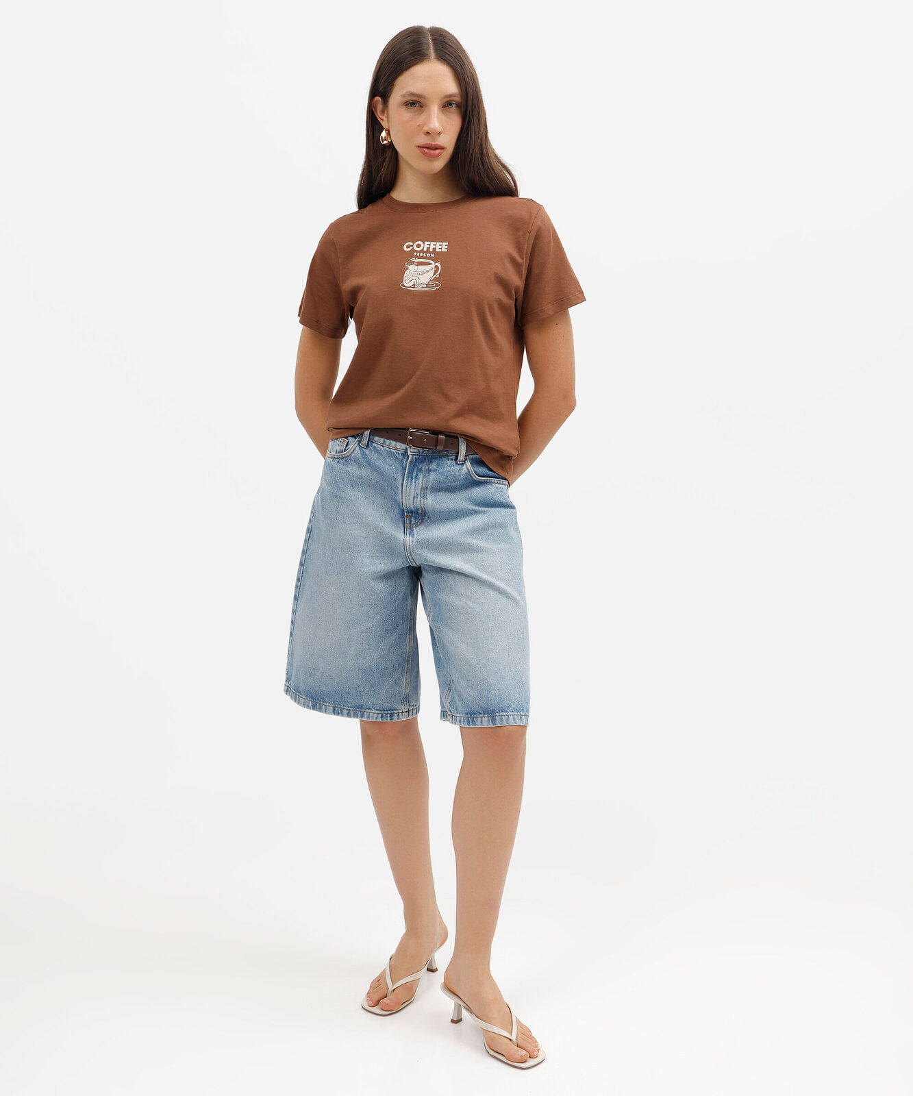 camiseta feminina de algodão manga curta estampada básica marrom
