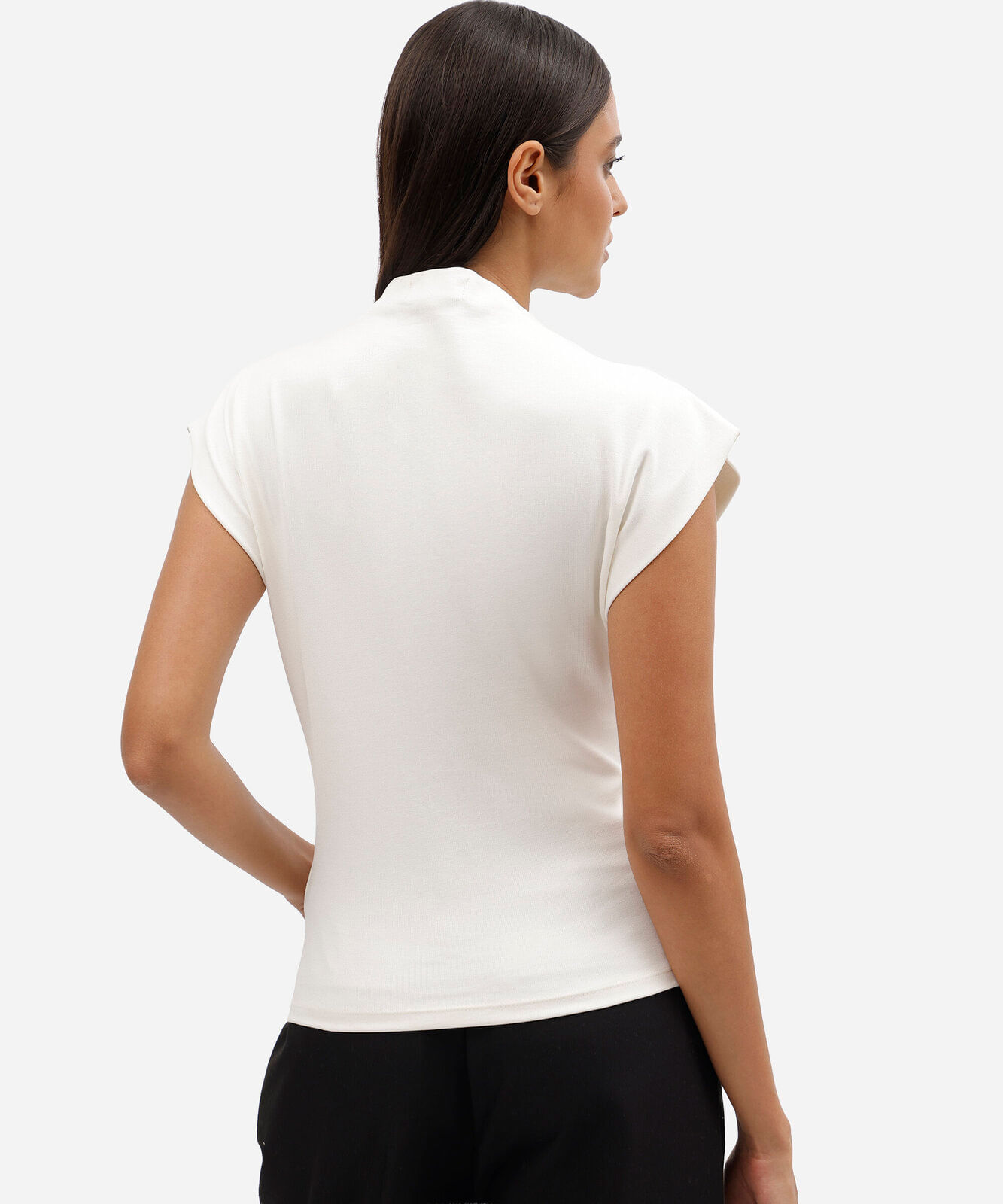 blusa feminina com viscose manga curta gola alta off white