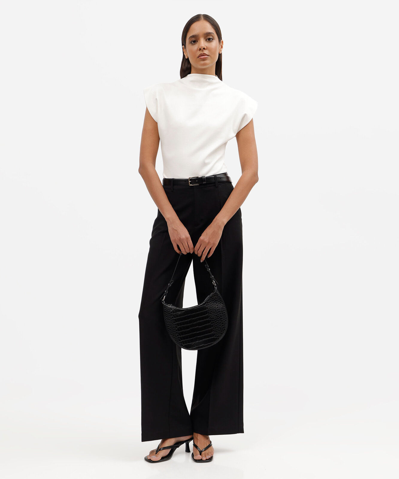 blusa feminina com viscose manga curta gola alta off white
