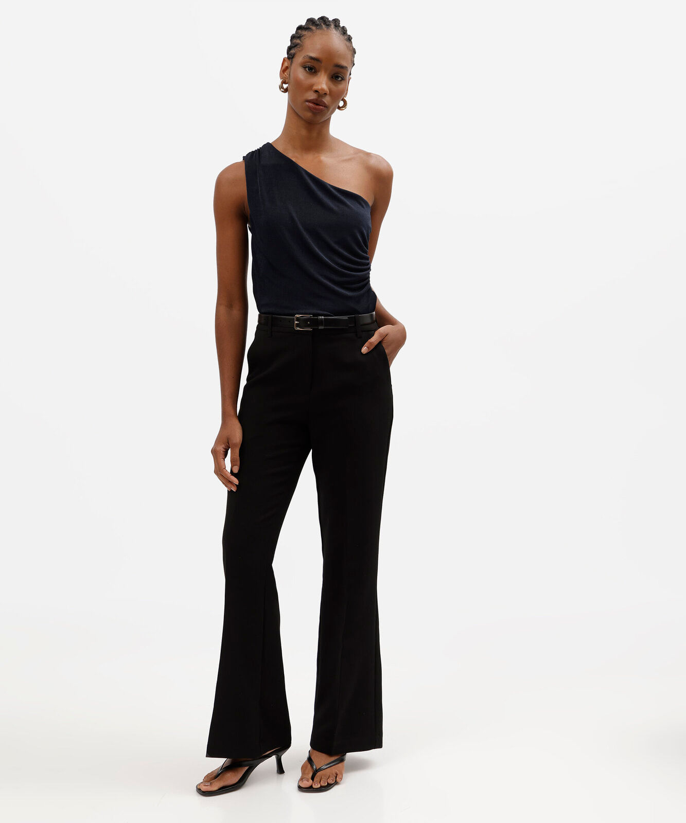 blusa ombro único feminina franzida acetinada azul