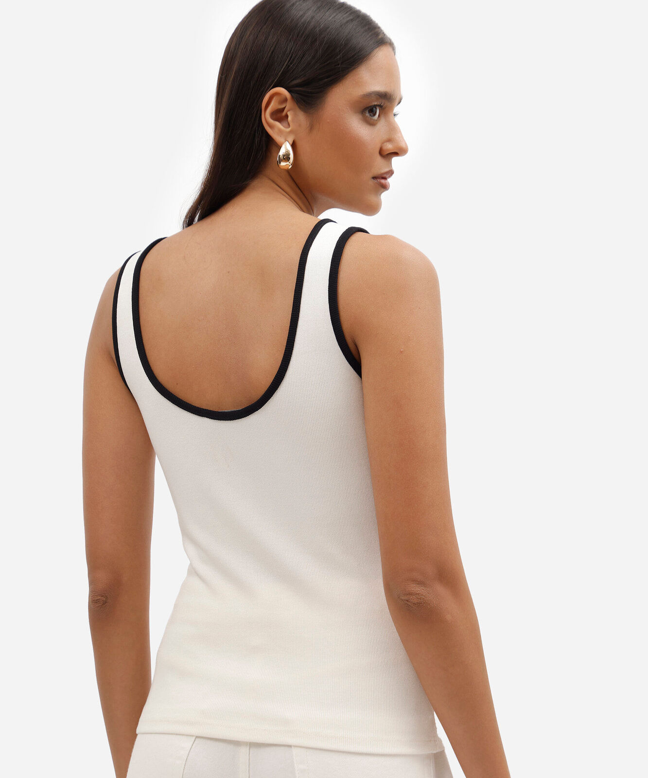 regata feminina de viscose canelada off white