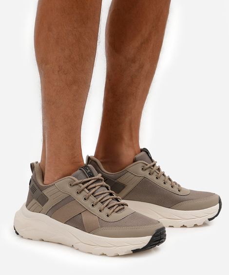 tênis masculino esportivo com recortes verde