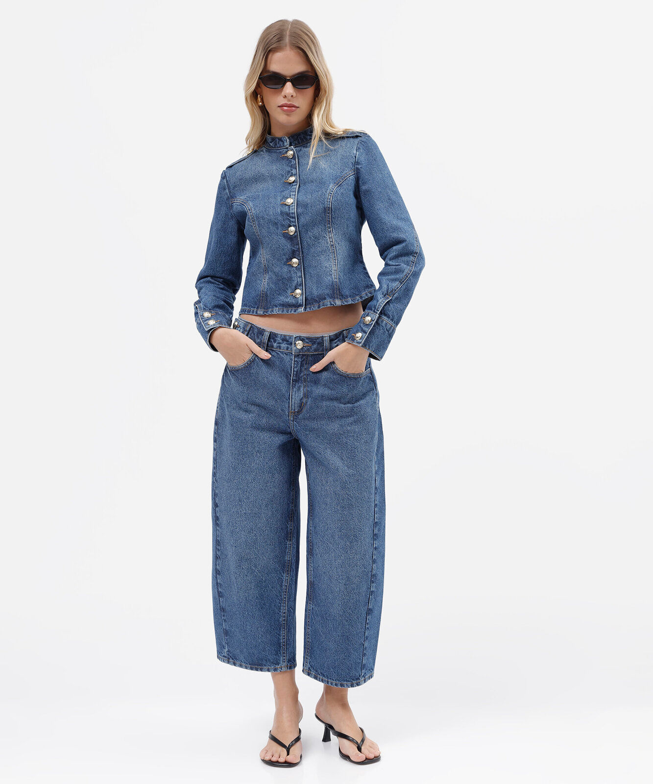 jaqueta militar feminina jeans com recorte azul