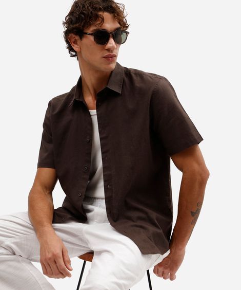 camisa comfort masculina com linho manga curta marrom