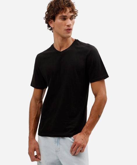 camiseta básica masculina comfort de algodão com decote v preta