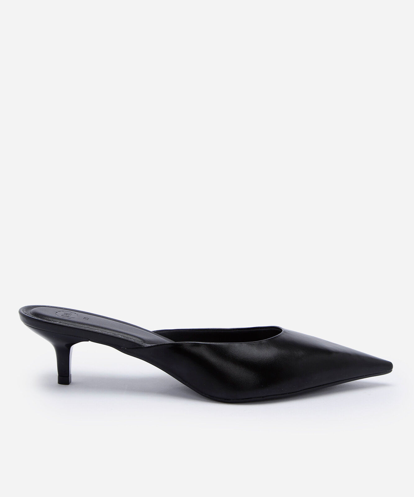 scarpin mule feminino de bico fino com salto fino preto