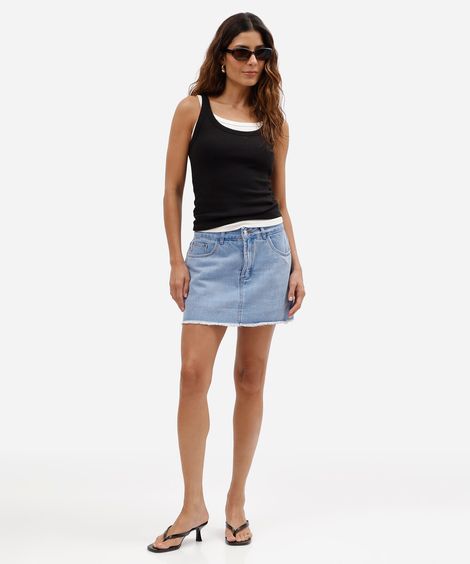saia jeans cintura média com barra desfiada azul