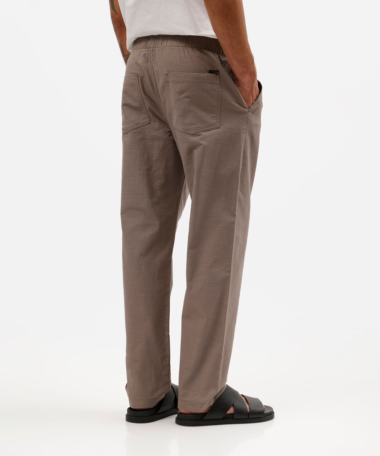 calça jogger masculina de sarja cós elástico texturizada marrom