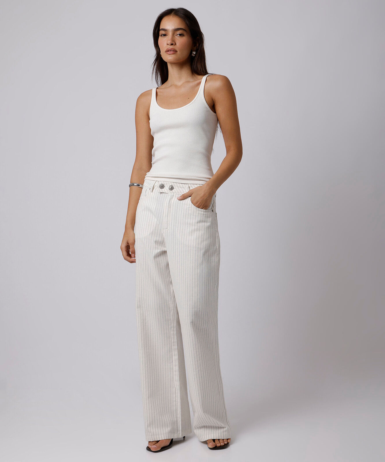 calça reta feminina de sarja cintura alta listrada mindset off white