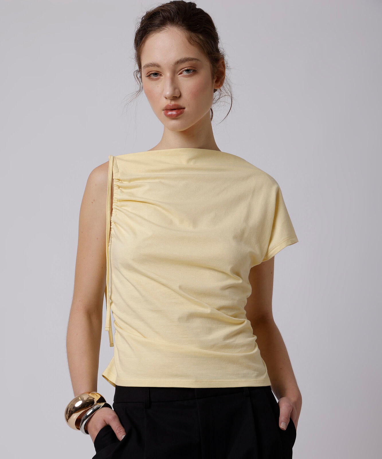 blusa assimétrica feminina de algodão franzida mindset amarela