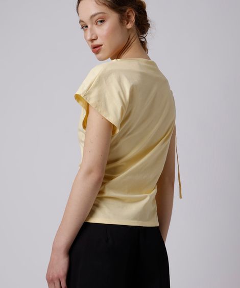 blusa assimétrica feminina de algodão franzida mindset amarela
