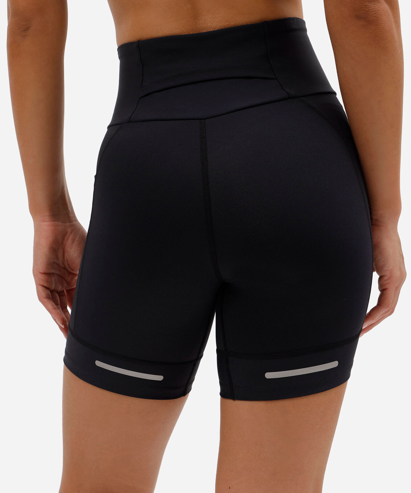 bermuda feminina esportiva com bolsos preto