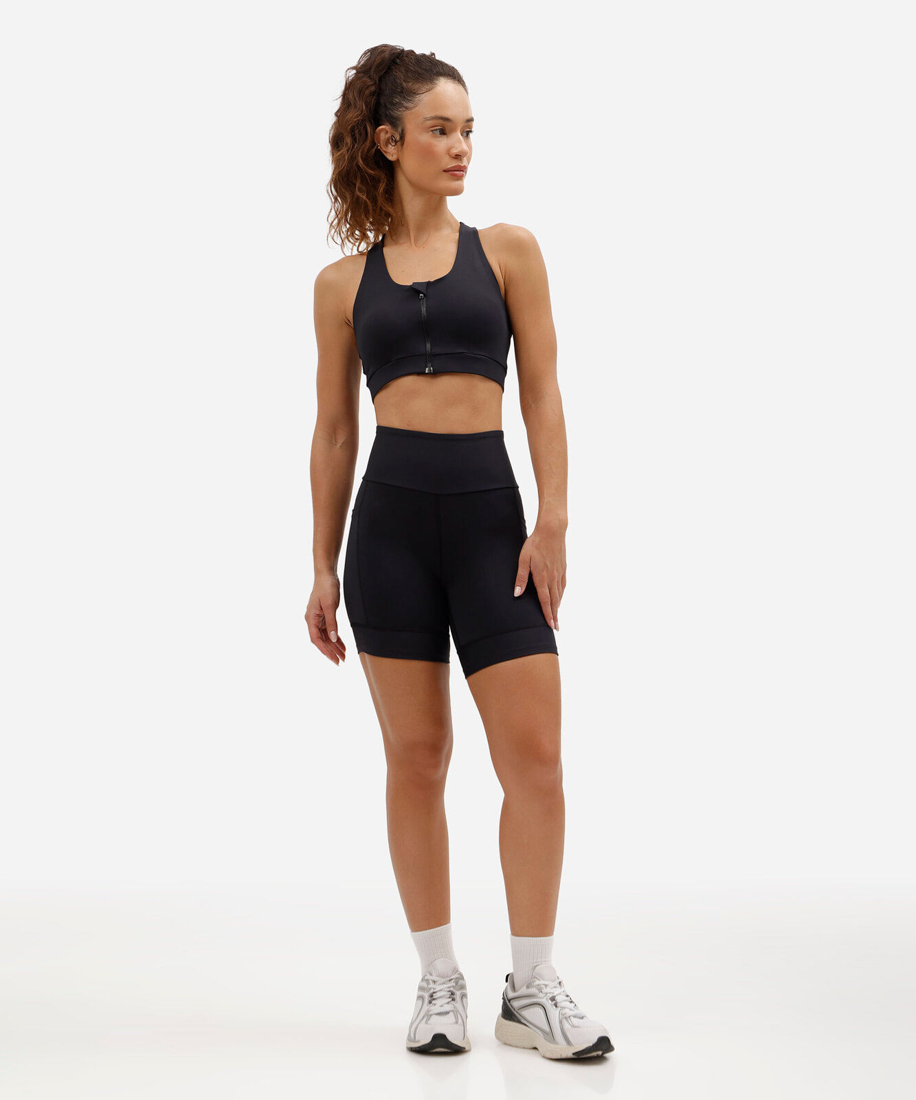 top nadador feminino esportivo com zíper preto
