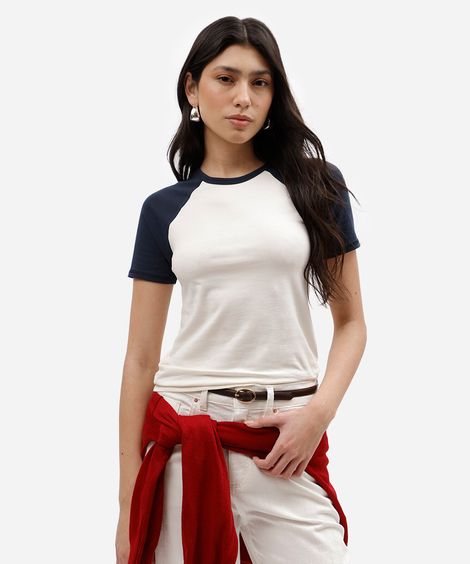 camiseta baby look raglan feminina de algodão manga curta básico off white