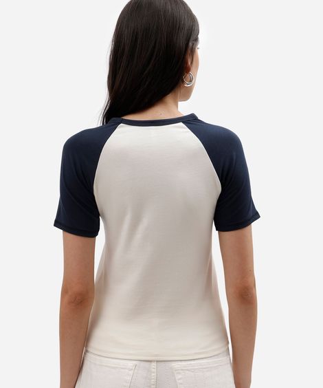camiseta baby look raglan feminina de algodão manga curta básico off white
